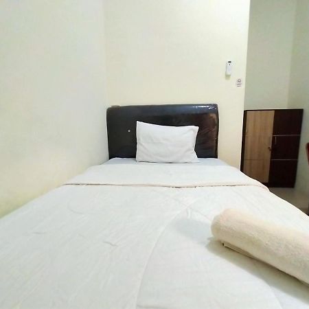 Homestay Danesti Syariah Near Bandara Sultan Hasanuddin Makassar Eksteriør billede