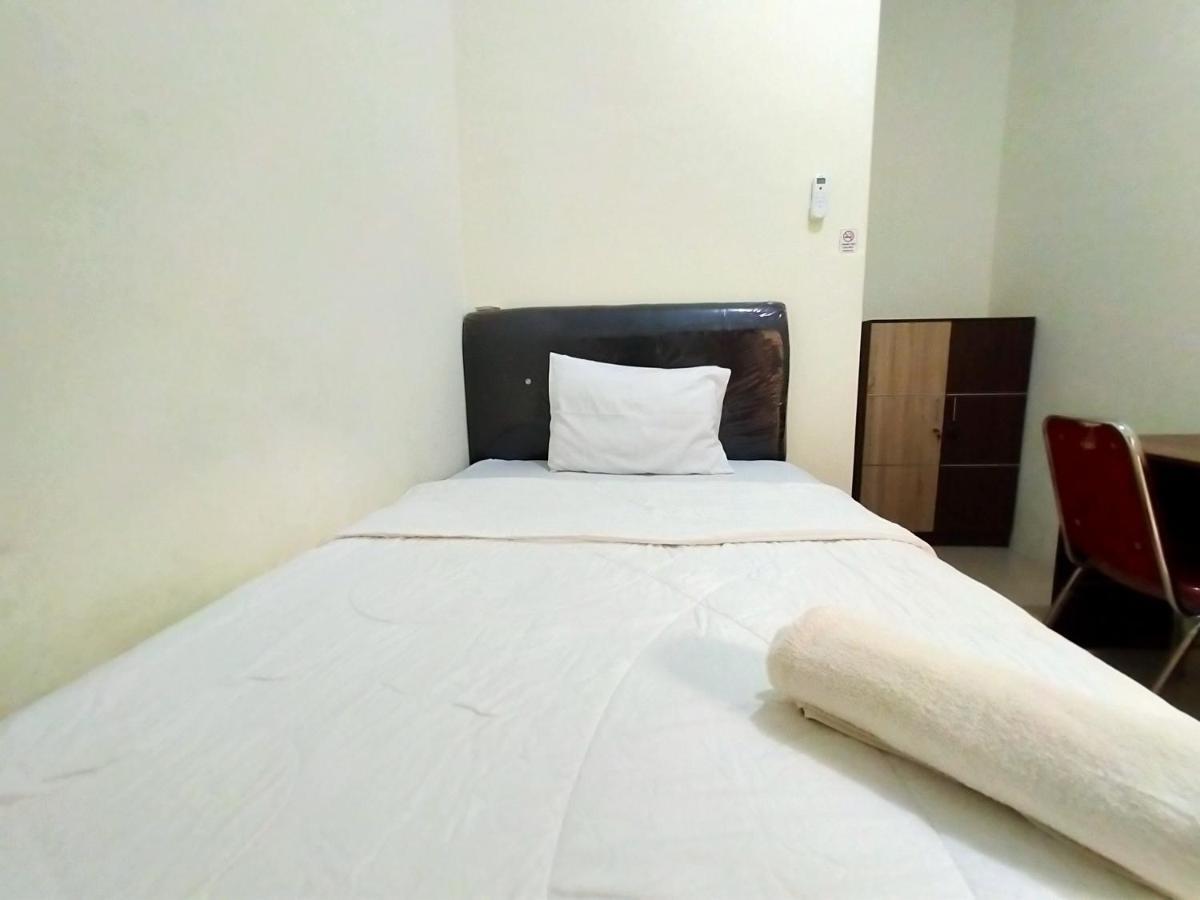Homestay Danesti Syariah Near Bandara Sultan Hasanuddin Makassar Eksteriør billede
