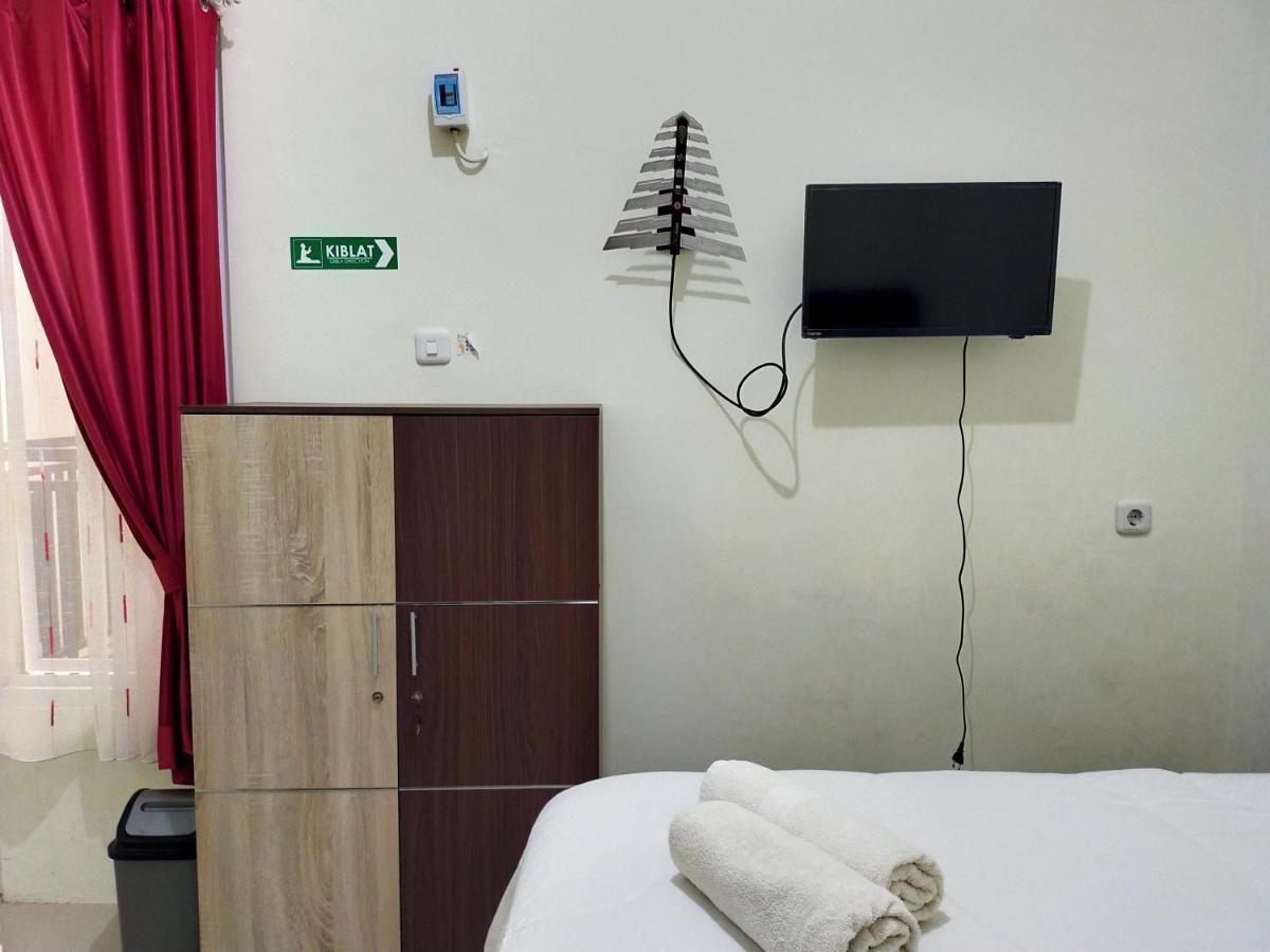 Homestay Danesti Syariah Near Bandara Sultan Hasanuddin Makassar Eksteriør billede