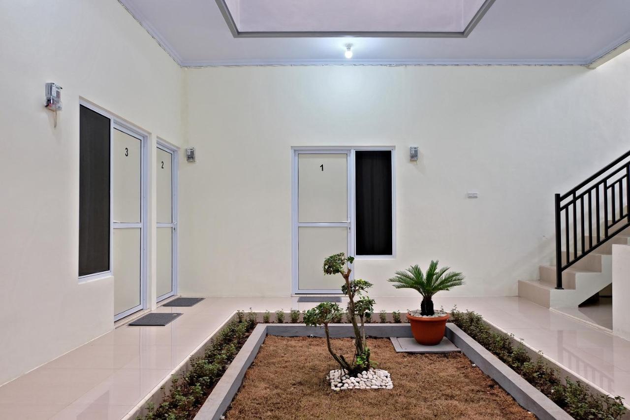 Homestay Danesti Syariah Near Bandara Sultan Hasanuddin Makassar Eksteriør billede